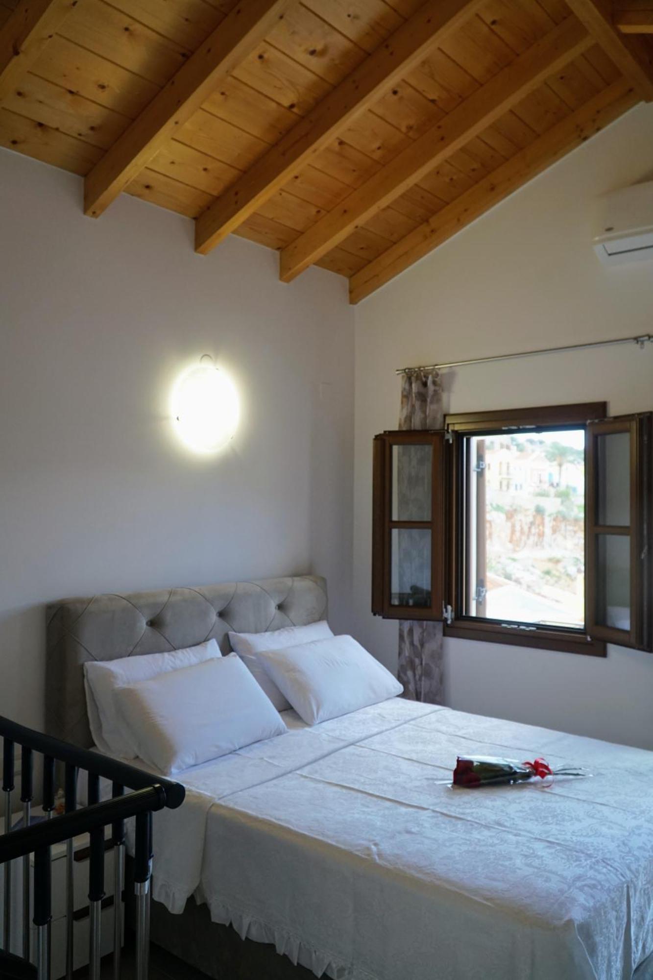 Oceanis Apartment Symi Exterior foto